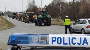 zdjęcie-dzień , droga, traktory, policjant